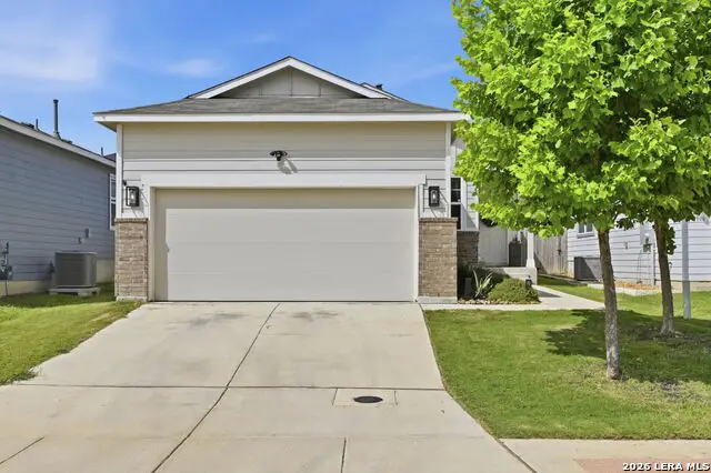 4010 Fallow Xing, Saint Hedwig, TX 78152 - #1