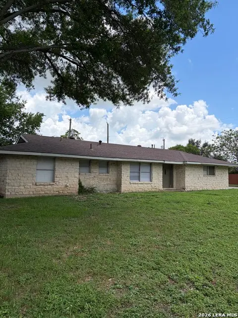 302 E Byrd Blvd, Universal City, TX 78148