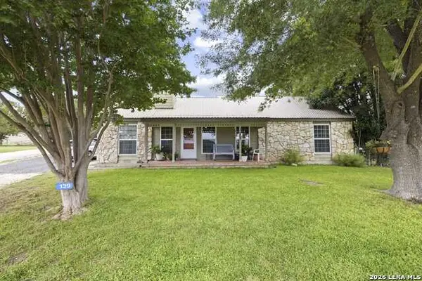 139 Eickenroht Rd, Ingram, TX 78025