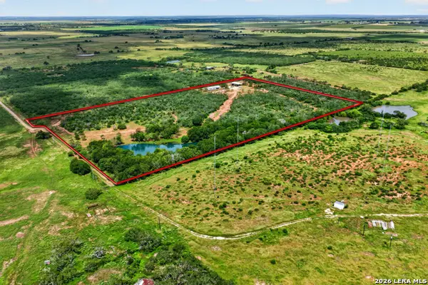622 County Road 460, Stockdale, TX 78160
