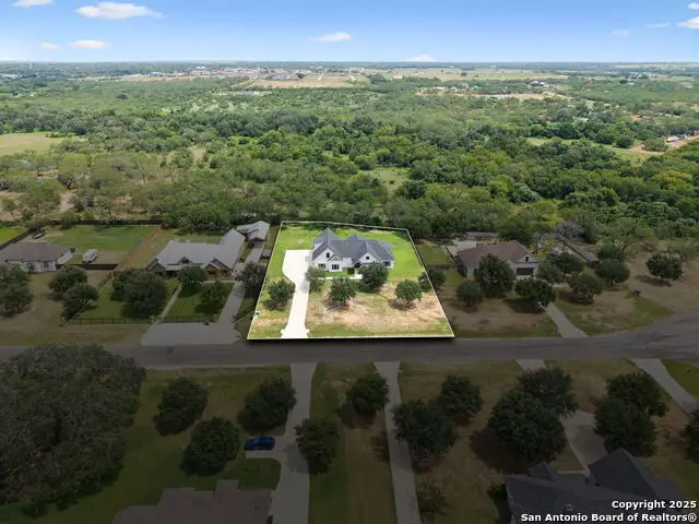177 E Short Meadow Dr, Lytle, TX 78052 - #2