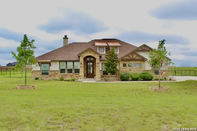 121 Valley Vew Dr, La Vernia, TX 78121 - #1