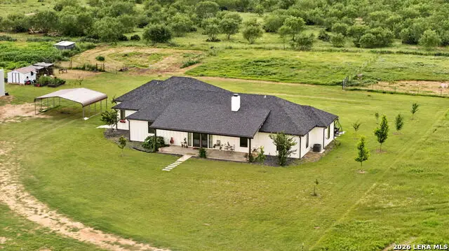 965 County Road 7611, Devine, TX 78016 - #1