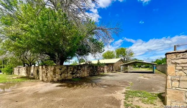 202 W Veltman St, Brackettville, TX 78832 - #2