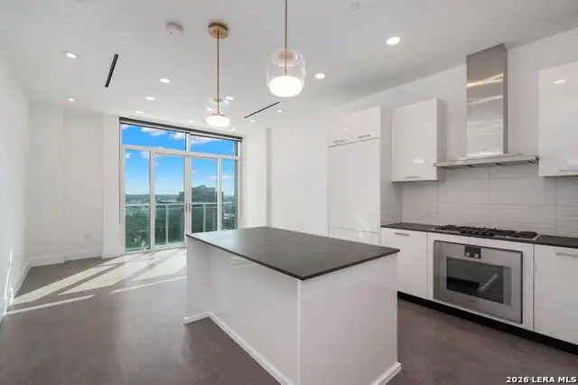 123 Lexington Ave #1303, San Antonio, TX 78205 - #2