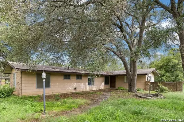 6647 Stonykirk Rd, San Antonio, TX 78240
