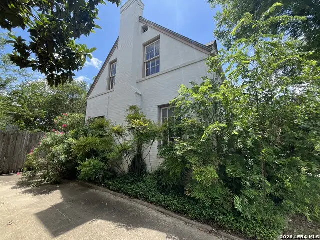 2154 W Kings Hwy, San Antonio, TX 78201 - #2