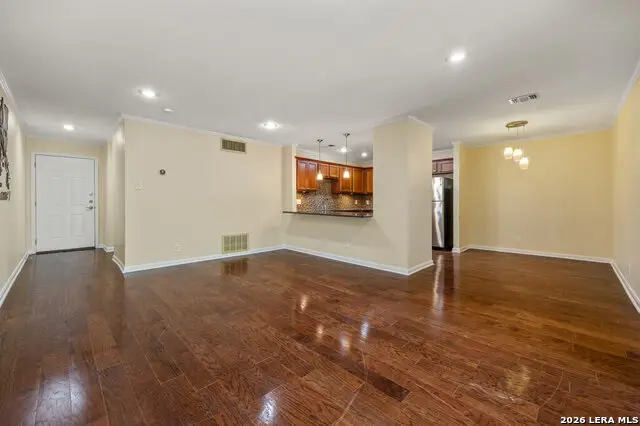 100 Lorenz Rd #APT 1110, San Antonio, TX 78209 - #3