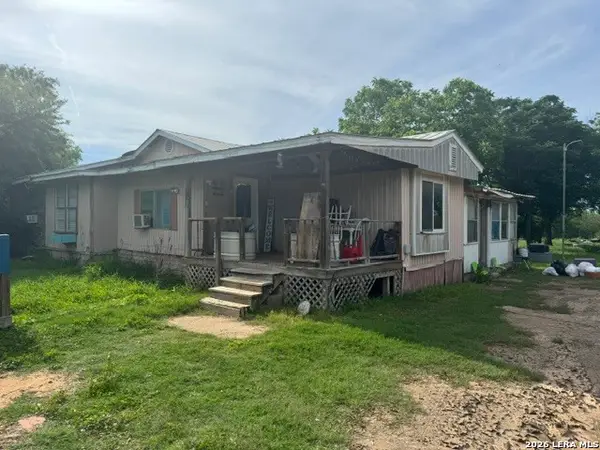 5695 Prairie Rd, Von Ormy, TX 78073