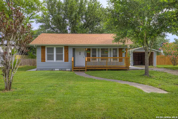 105 E Huebinger, Marion, TX 78124