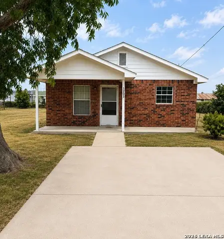 1203 W. Houston St., Carrizo Springs, TX 78834