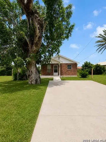 1203 W. Houston St., Carrizo Springs, TX 78834 - #3