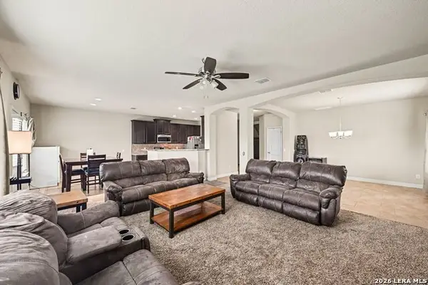 1107 Caspian Pt, San Antonio, TX 78245