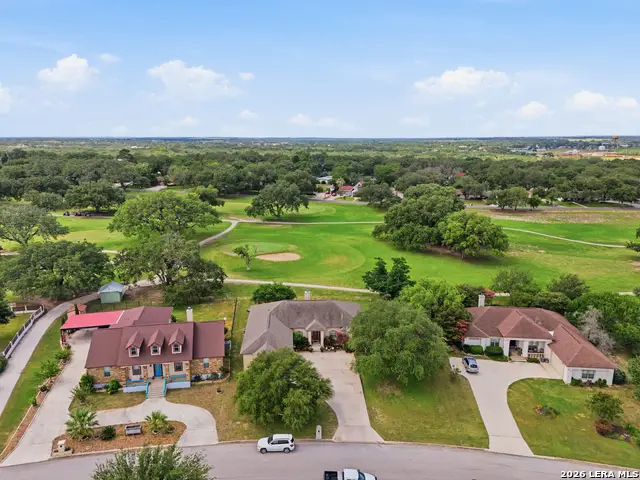 612 Jack Nickolaus Dr, Devine, TX 78016 - #2