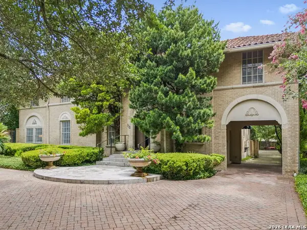 110 Geneseo Rd, Terrell Hills, TX 78209