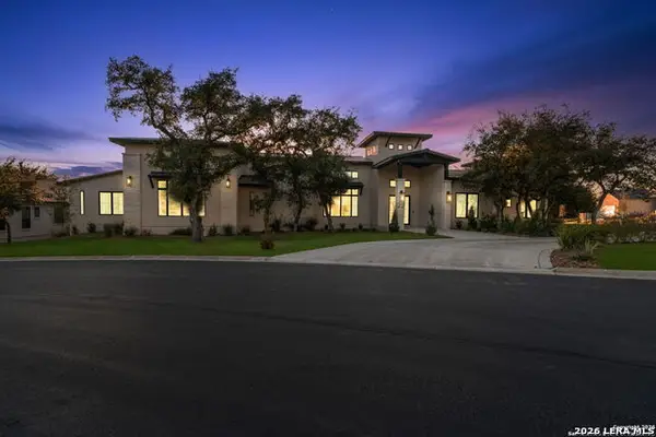 22 Saxby Gln, San Antonio, TX 78257