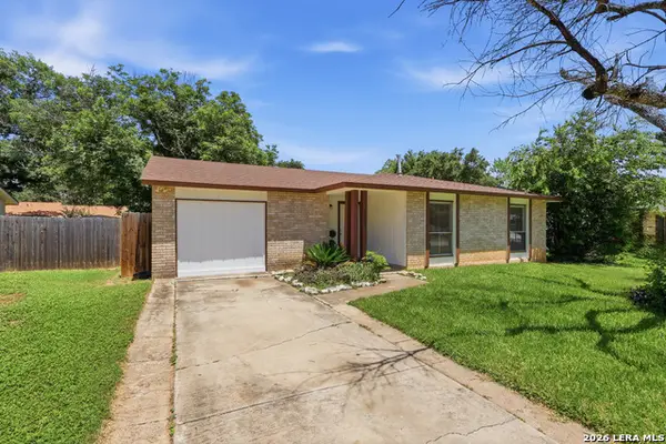 5942 Cliff Rock Dr, San Antonio, TX 78250