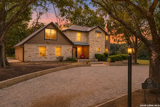 220 Lark Ln, New Braunfels, TX 78132 - #1