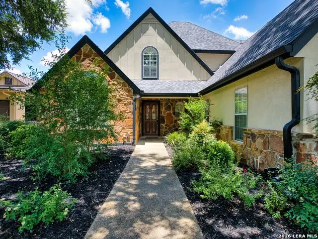 230 W Hosack St, Boerne, TX 78006 - #2