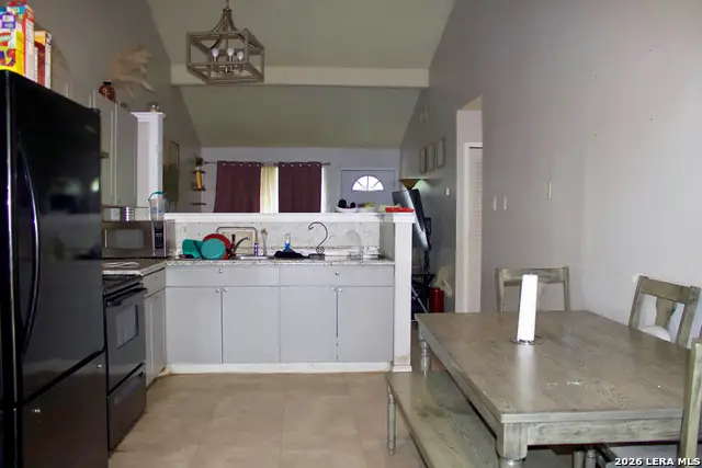 5930 Fairmeade St, San Antonio, TX 78242 - #2