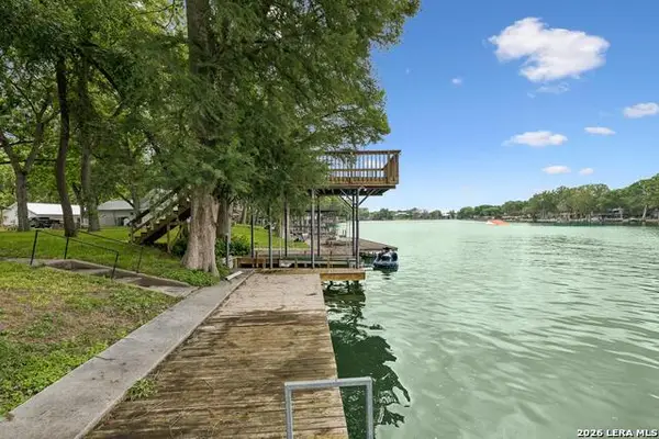 1307 Terminal Loop Rd, McQueeney, TX 78123