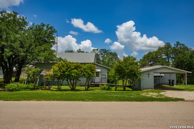 502 S Orange St, Sabinal, TX 78881 - #3