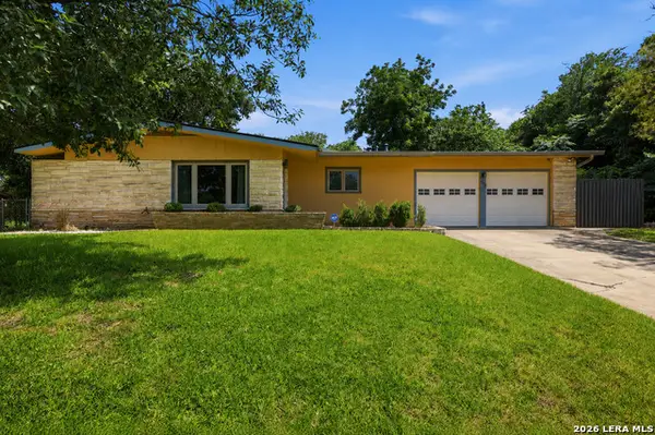 246 W Glenview Dr, San Antonio, TX 78228