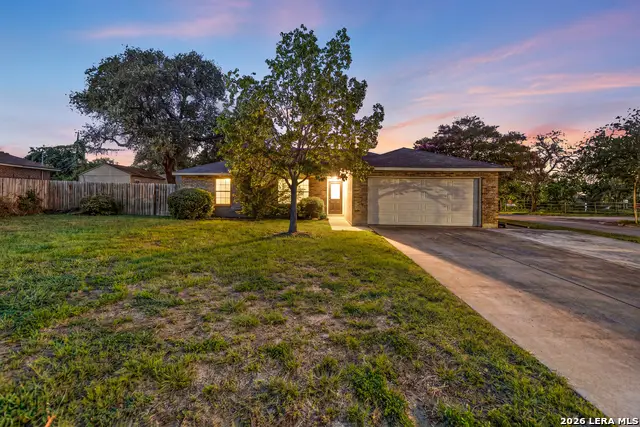 302 Bain Dr, Devine, TX 78016 - #3