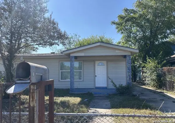 2618 Lombrano St, San Antonio, TX 78228
