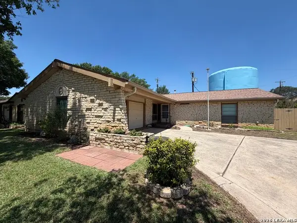 7821 Village Oak Dr, Live Oak, TX 78233