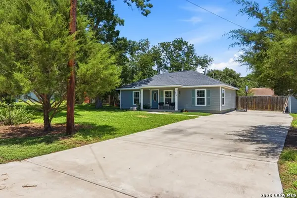 554 W Austin, Luling, TX 78648