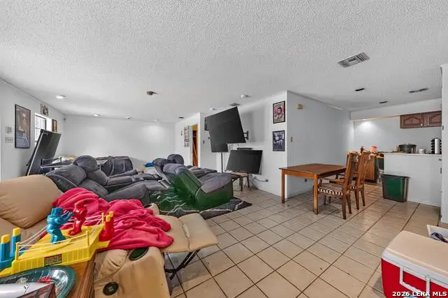 107 Chattington Ct, San Antonio, TX 78213 - #2