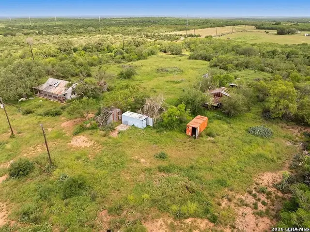 2759 County Road 467, Devine, TX 78016 - #3