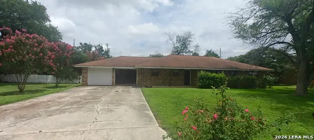 807 Elizabeth, Seguin, TX 78155 - #1