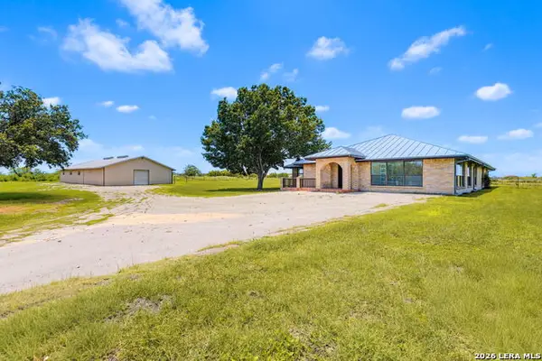 166 Lower Seguin Rd, Marion, TX 78124