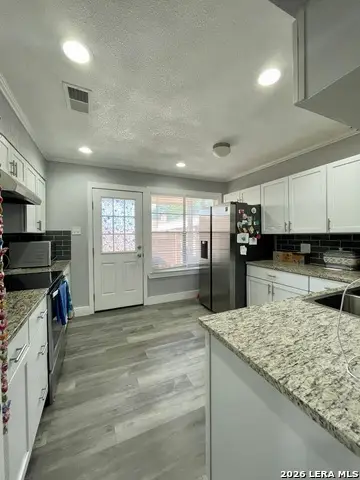 1051 Country Club Dr #18, Seguin, TX 78155 - #2