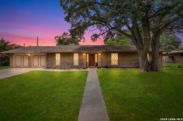 421 Windcrest Dr., Windcrest, TX 78239