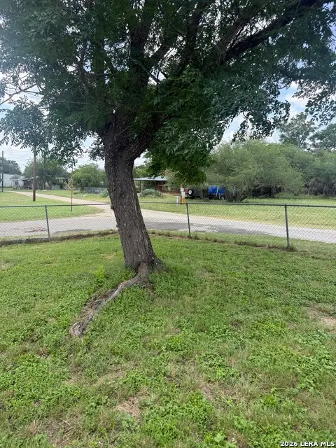 149 Live Oak Ln, Lakehills, TX 78063 - #3