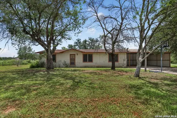 2912 Brown, Jourdanton, TX 78026