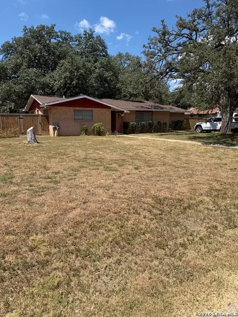 1001 N Hondo St, Sabinal, TX 78881