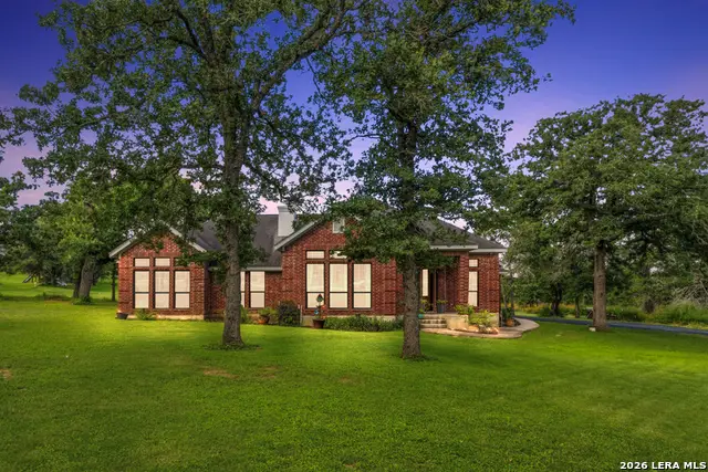 124 Rosewood Dr, La Vernia, TX 78121 - #1