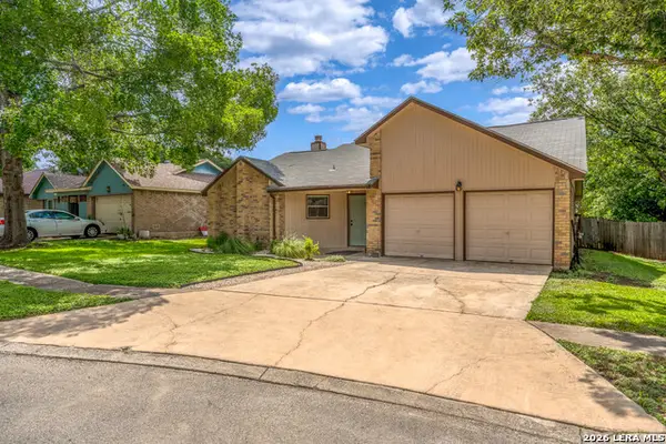 7900 Forest Xing, Live Oak, TX 78233