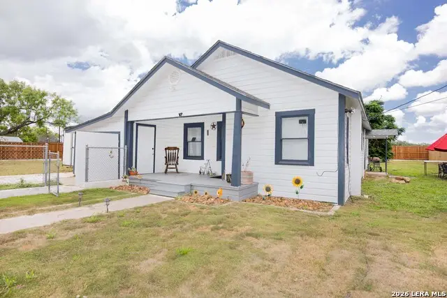 523B Rossville, Devine, TX 78016 - #1