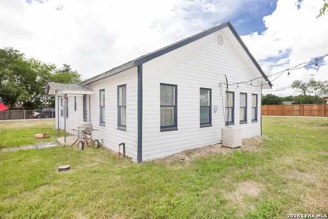 523B Rossville, Devine, TX 78016 - #2