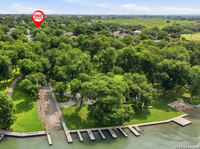 960 River Bank, New Braunfels, TX 78130 - #2
