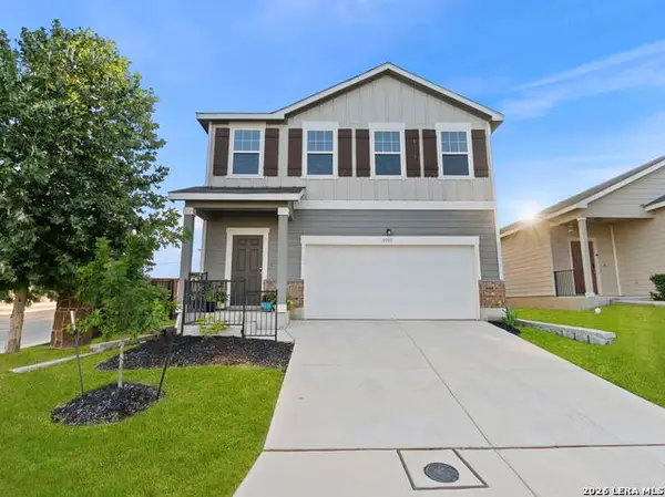 4905 Hallies Garden, St Hedwig, TX 78152
