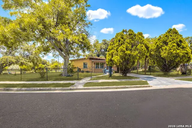 610 Pilgrim Dr, San Antonio, TX 78213 - #2