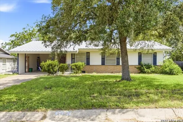319 Hackberry St, Kenedy, TX 78119
