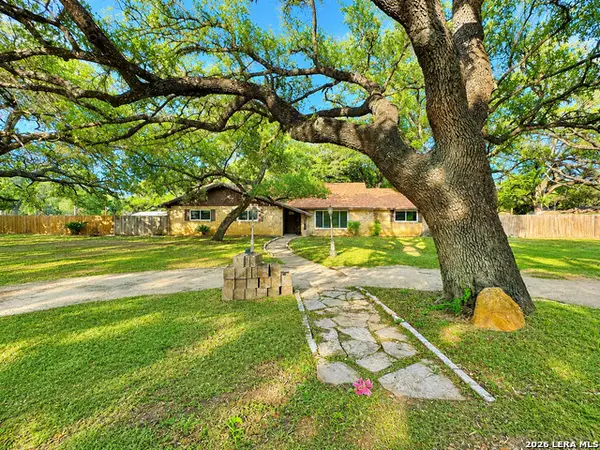 26 Sunrise Dr, Pleasanton, TX 78064