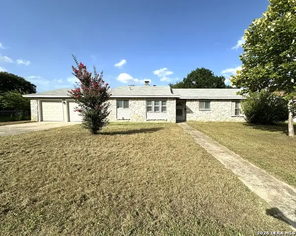 129 Cloverleaf Dr, Schertz, TX 78154 - #1